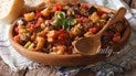 Как приготовить рагу из ранних овощей.