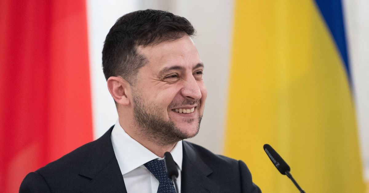 У російській газеті на першій шпальті з’явилися Зеленський і годинник Hublot, яким "тролили" Путіна