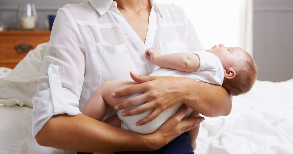 Послеродовая депрессия: симптомы, причины, лечение