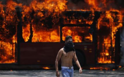 Масові протести у Венесуелі: влада затримала вже 83 активістів