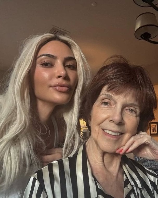 Кім Кардашян із бабусею / © instagram.com/kimkardashian