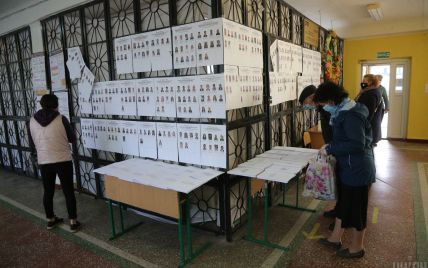 "Каруселі" та "виборчий туризм": озвучені найпопулярніші афери на місцевих виборах 