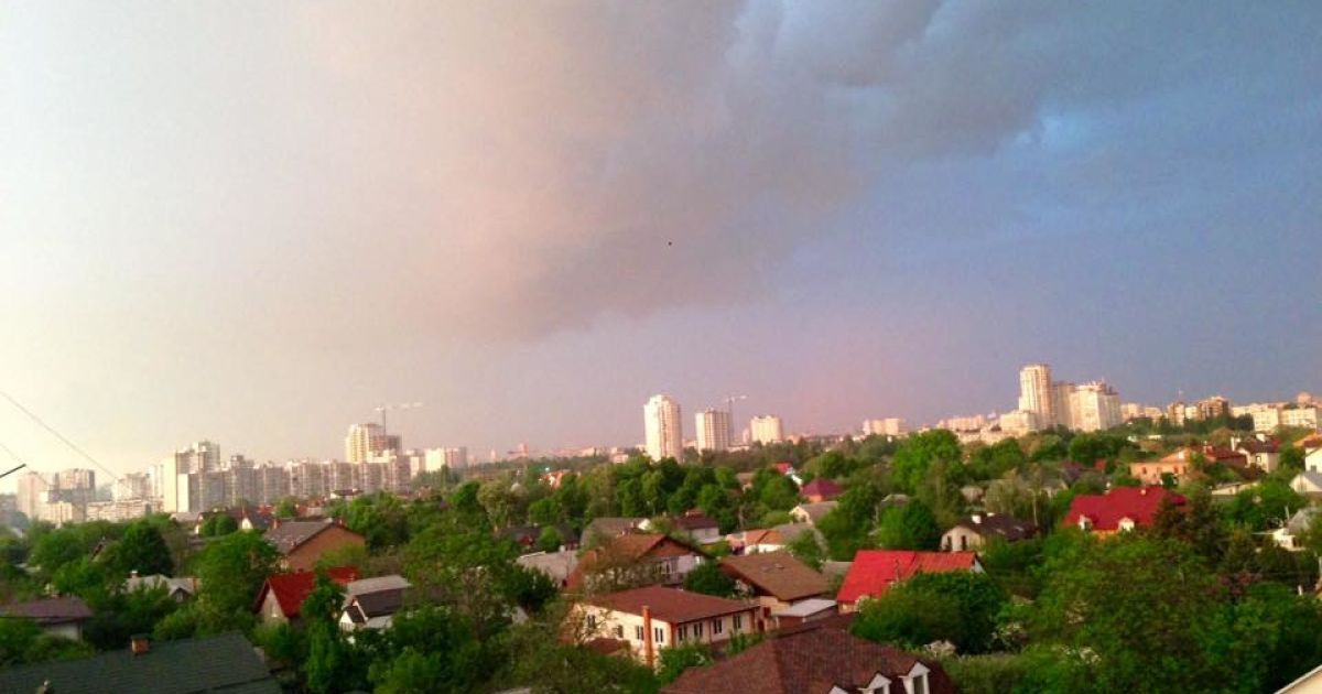 перед грозою в Києві_1 / © Віталій Зубов / Facebook