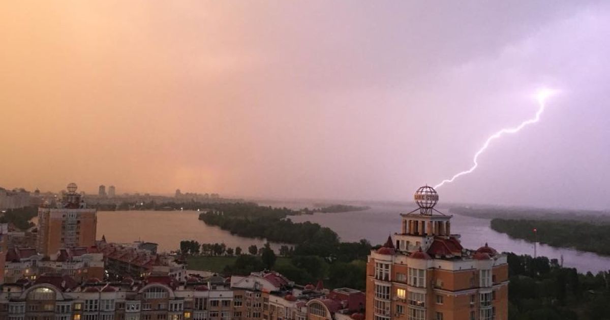 гроза в Києві / © Facebook/Віталій Сич