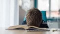 Дислексия у ребенка: как научить его читать
