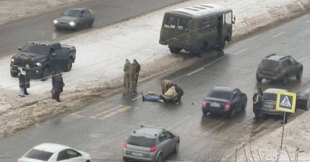 В Луганске оккупанты сбили человека на переходе