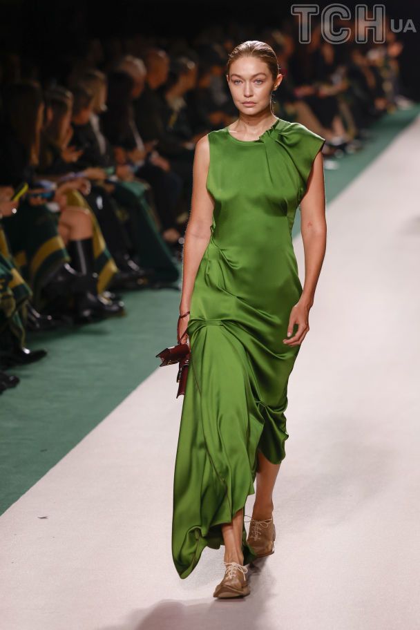 Коллекция Victoria Beckham весна-лето 2025 / © Associated Press