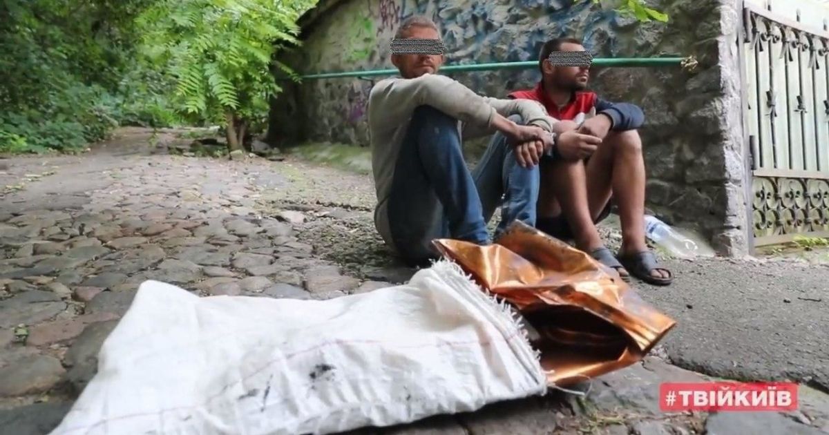 На Подолі у Києві вандали зняли мідні листи з даху "Замку Річарда"