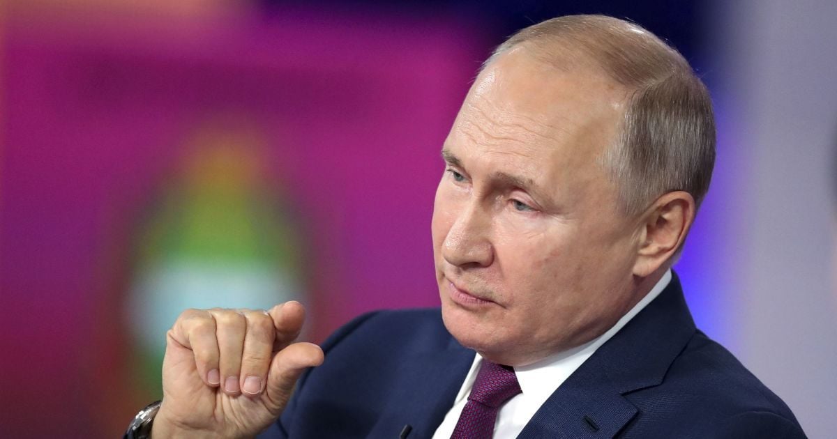 Путін зголосився стати добровольцем під час експерименту з вакциною від COVID-19