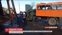 В Ивано-Франковске строительный кран упал на грузовик, два человека погибли