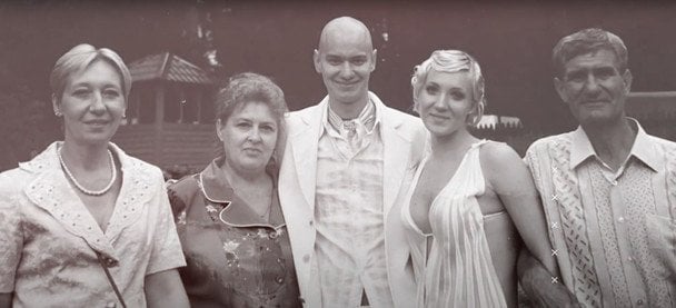 Євген Кошовий з дружиною та родиною