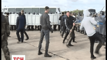 В Житомире милиционеры учились противостоять титушкам