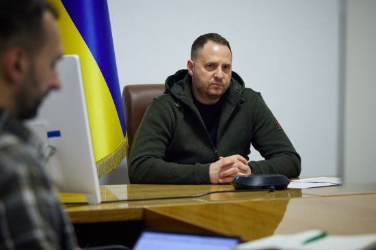 Єрмак зустрівся з Нуланд, яка прибула до України з візитом