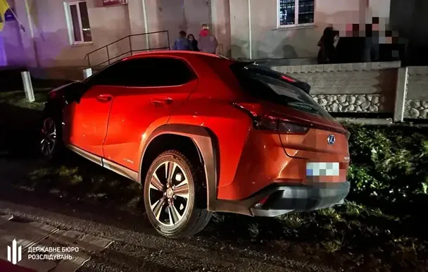 Жахлива ДТП на Івано-Франківщині: суддя на Lexus збила двох людей на переході