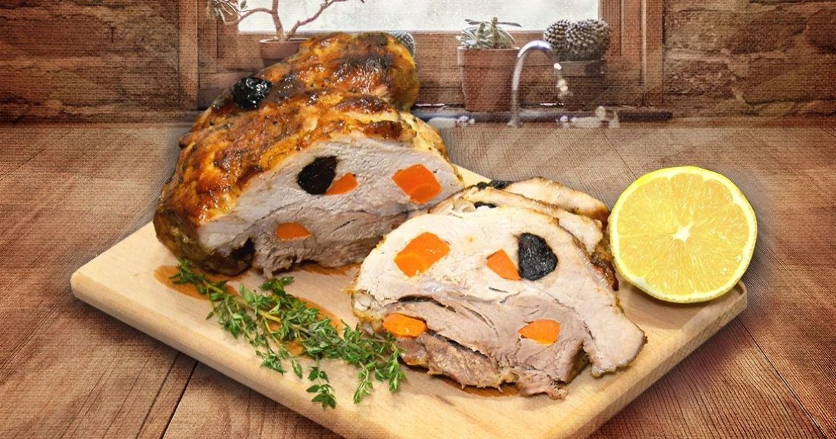 Буженина зі свинини з чорносливом