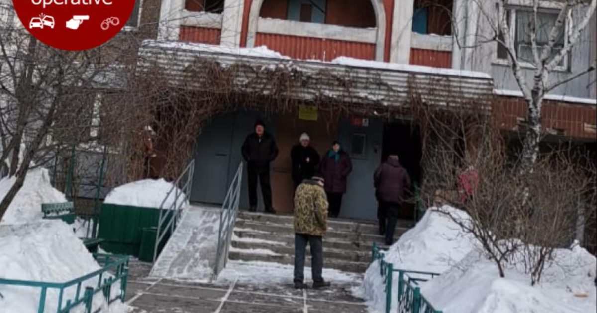 У Києві 15-річна дівчинка впала з балкона 16-го поверху