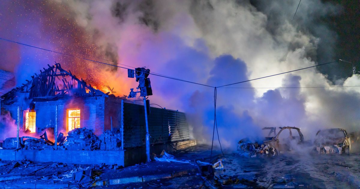 Росія продовжує обстрілювати Україну різними видами озброєнь