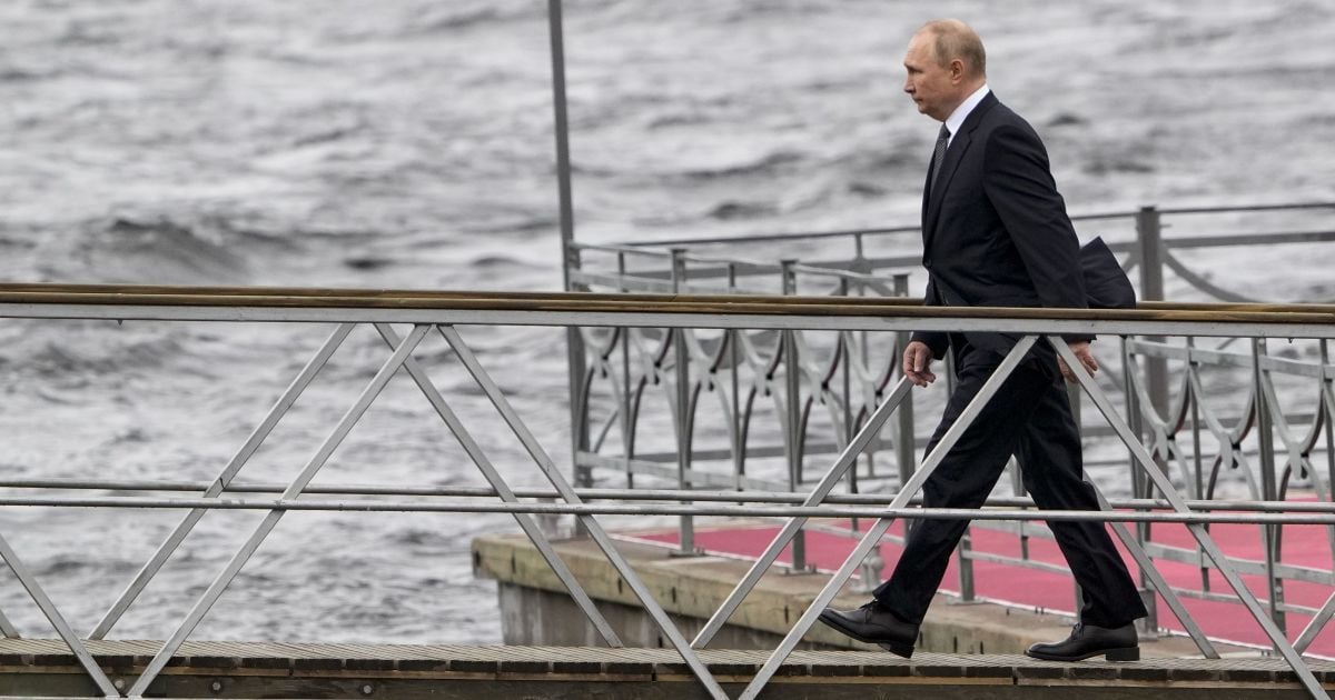 Putin Has Been Getting Ready for War against NATO: Military Expert Described Two Scenarios of “Invasion” into the West
