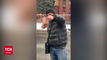 Росіянин у Дніпрі спалив паспорт, щоб не мати нічого спільного із країною-агресоркою