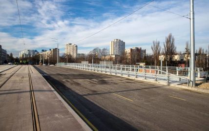 У Києві відкрили рух Дегтярівським шляхопроводом – фото