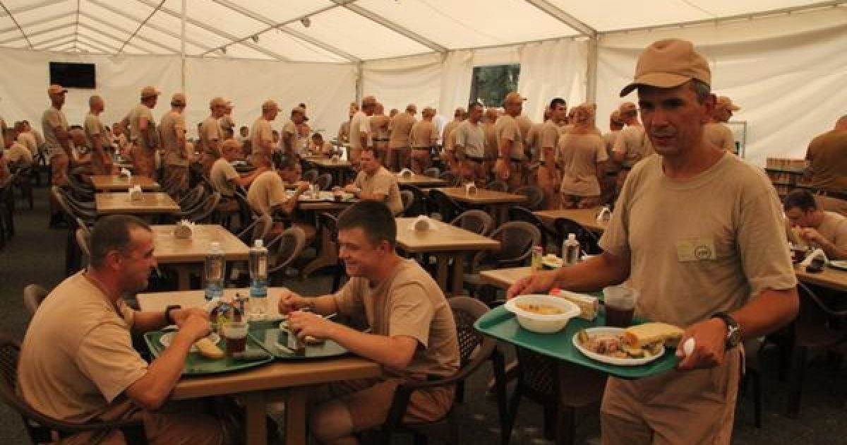 Обеденный перерыв между авіударами по противниках Башара Асада. / © twitter/SputnikInt