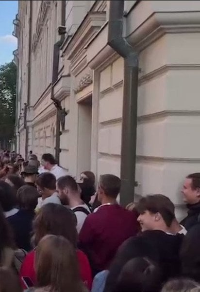 В РФ убрали партию Яблоко по выборам, россияне вышли на протест