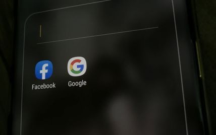 Австралия приняла закон, который заставляет Google и Facebook платить за новости