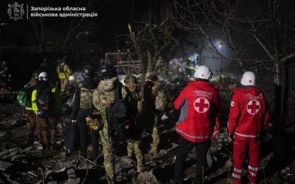 Удар по Запоріжжю: загинув чоловік та його 14-річна донька, серед поранених – немовля (фото)