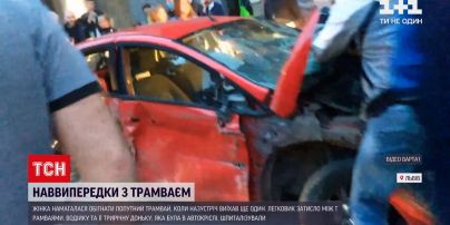 Новини України: у Львові водійка зіткнулася одразу з двома трамваями