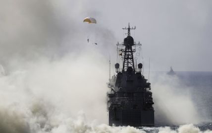 Российские корабли проводят в Черном море боевую подготовку на фоне учений НАТО и Украины