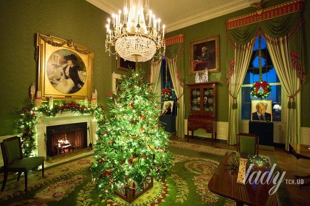 Меланія Трамп прикрасила Білий дім до Різдва 2025 року / © Associated Press
