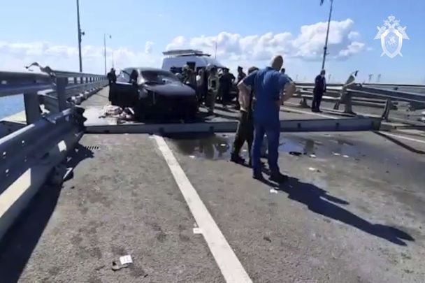 На Кримському мосту в ніч проти 17 липня сталася “бавовна” / © Associated Press