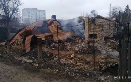 В Бородянке Киевской области российские ракеты разрушили две многоэтажки (видео)