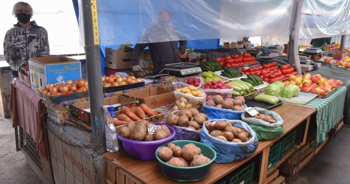 Скільки коштують продукти на ринку у Львові: огляд цін