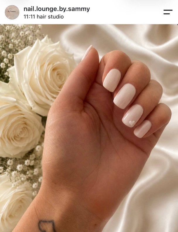 Coconut Latte Nails / © Instagram