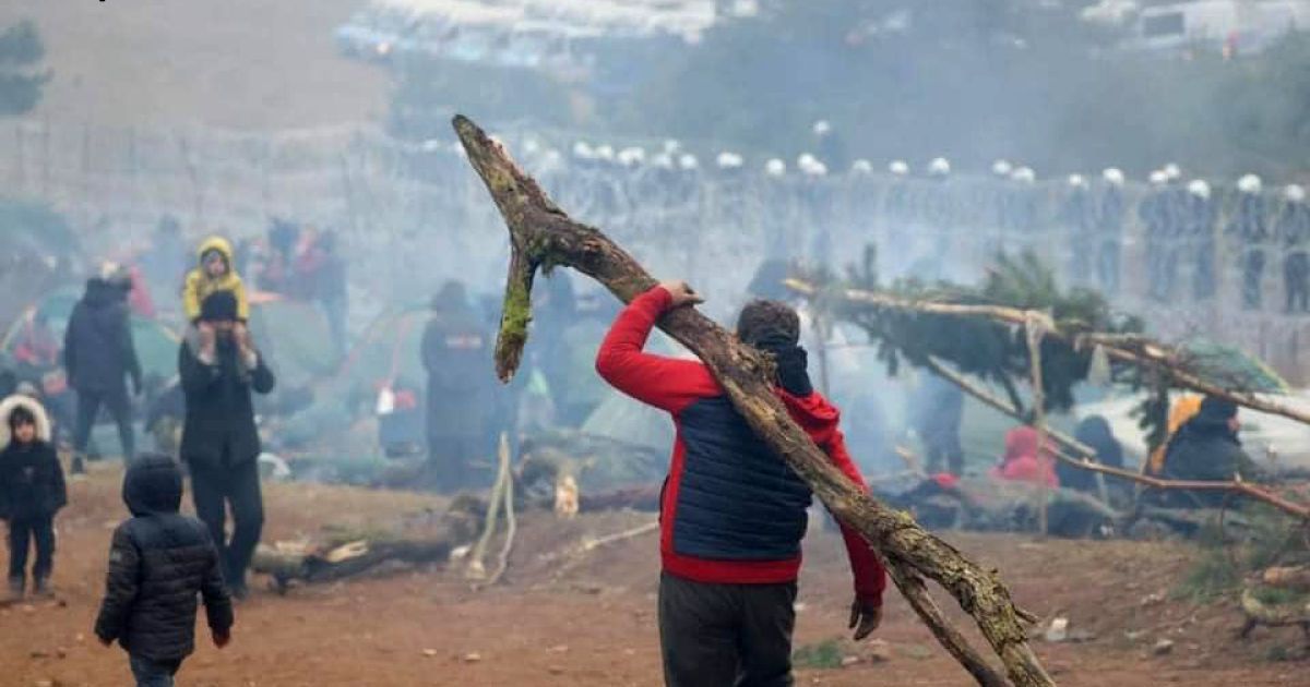 ЕС выделит €700 тыс. на оказание помощи мигрантам на границе Польши и Беларуси