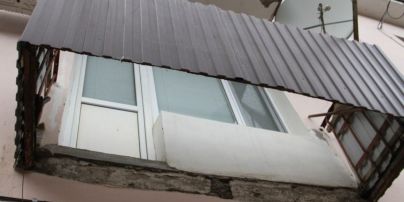 На базе отдыха в Коблево обвалился балкон: один погибший, двое травмированных
