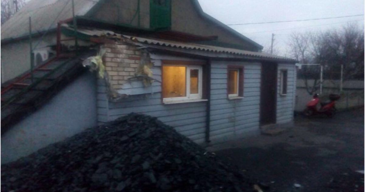 обстріл мар'їнки_1 / © Facebook/Жебривский