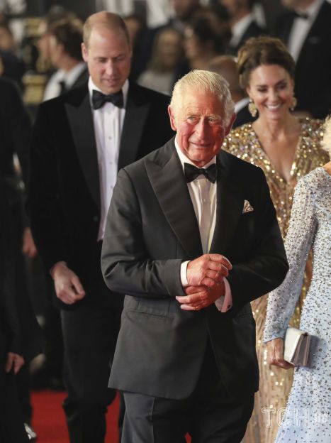 Герцогиня Камілла і принц Чарльз на прем'єрі Джеймса Бонда / © Associated Press