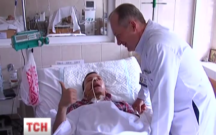 В Днепропетровске чудом спасли бойца АТО, которому снайпер навылет прострелил голову