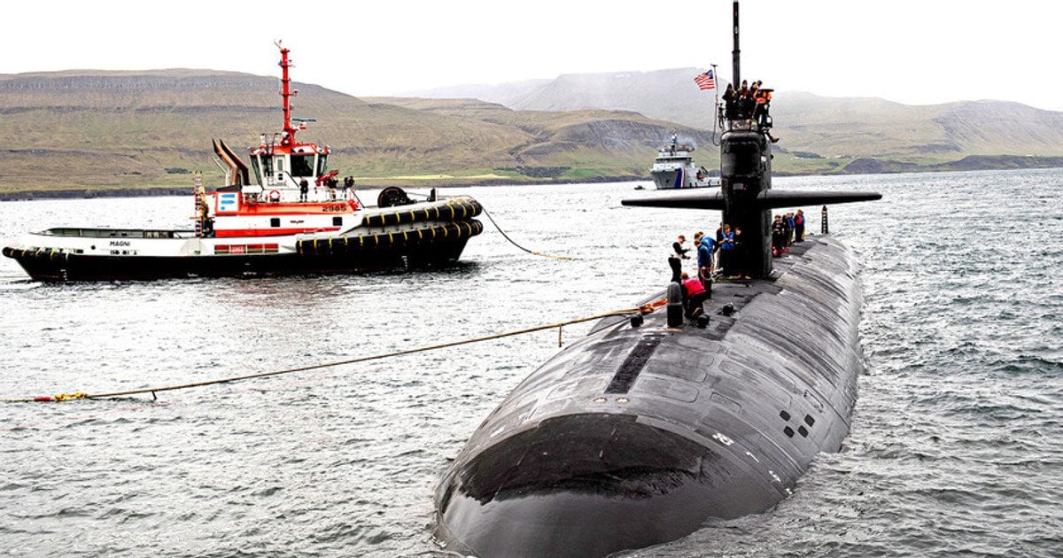 Американський атомний підводний човен в Ісландії