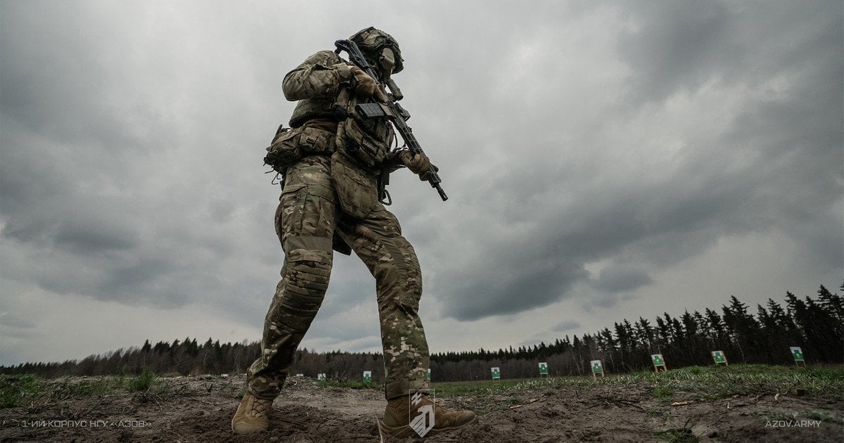 Військовий "Азову"