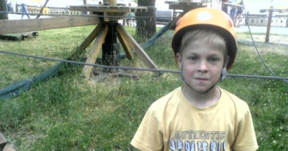 Через дитячу необережність Микита потребує десяток операцій