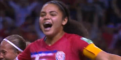 Футболистка Коста-Рики отличилась безумным забитым мячом издалека со штрафного на Чемпионате мира: видео