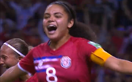 Футболістка Коста-Рики відзначилася божевільним забитим м'ячем здалеку зі штрафного на Чемпіонаті світу: відео