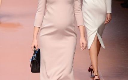 Беременная Бьянка Балти дефилировала на показе Dolce & Gabbana