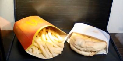 Раритетный фастфуд: в Исландии показали купленные 10 лет назад бургер и картофель фри
