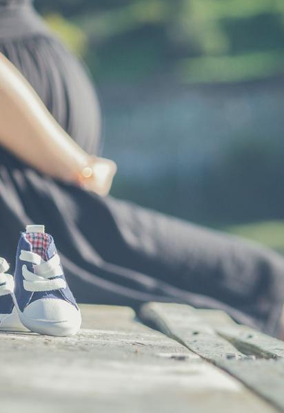 Жінка не знала, що вагітна і народила на парковці супермаркету