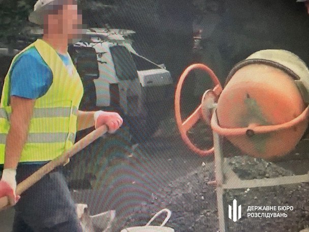 ГБР разоблачило заместителя командира в/ч на Львовщине, который отправлял солдат класть брусчатку вместо службы / © Государственное бюро расследований