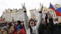 В Праге тысячи людей вышли на протесты против обязательной COVID-вакцинации